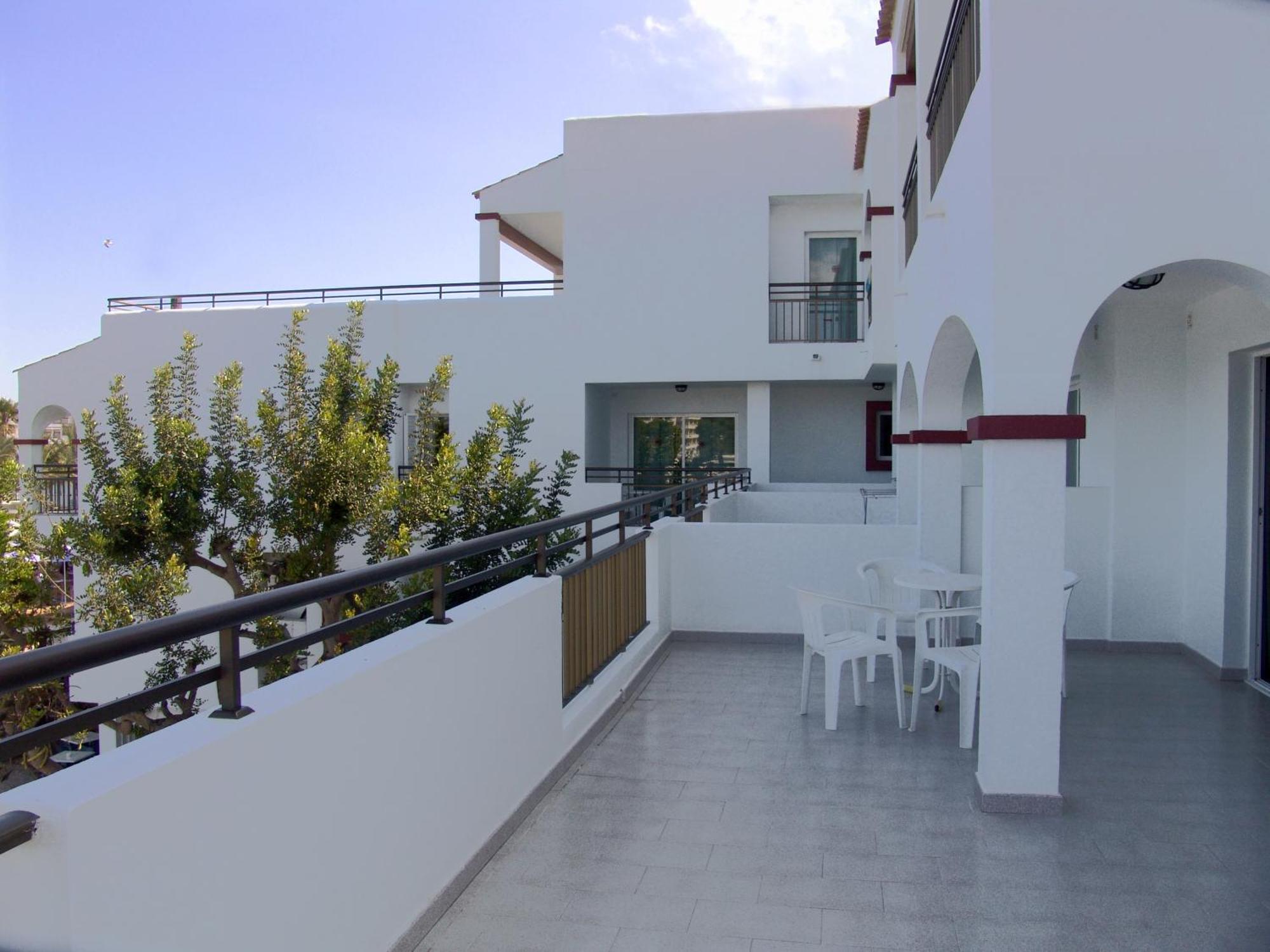 Apartamentos Playa Es Cana ภายนอก รูปภาพ