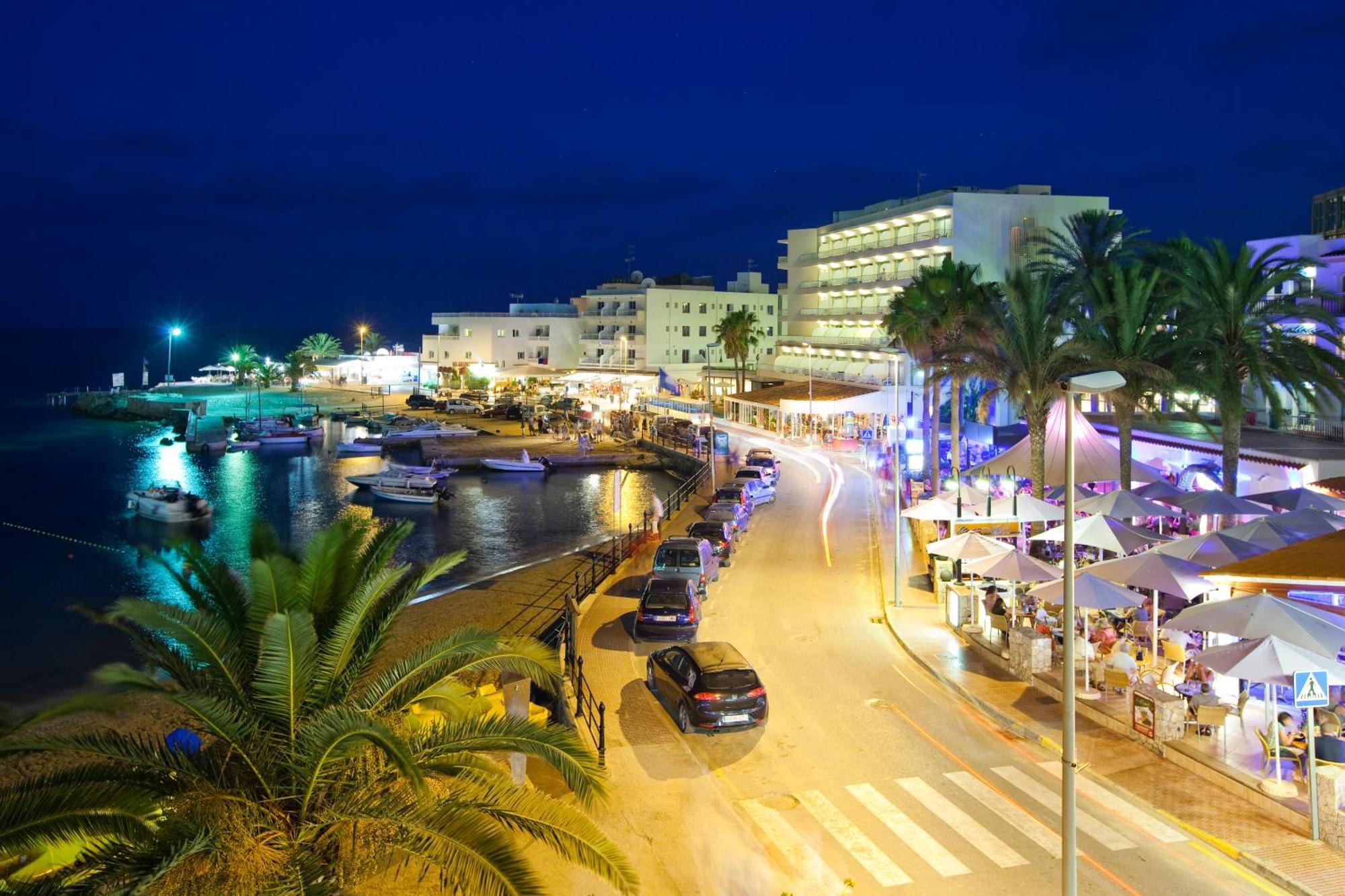 Apartamentos Playa Es Cana ภายนอก รูปภาพ