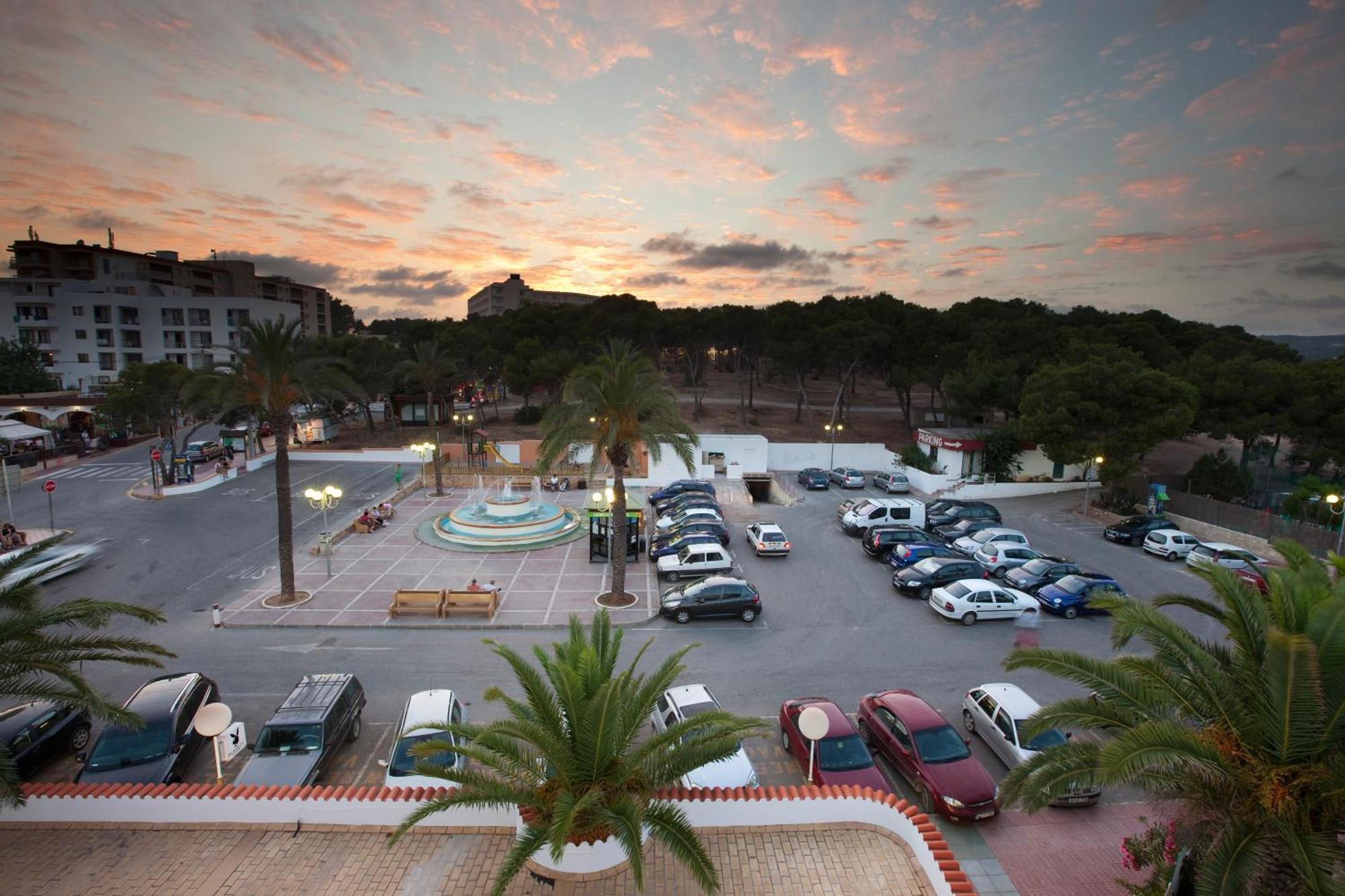 Apartamentos Playa Es Cana ภายนอก รูปภาพ
